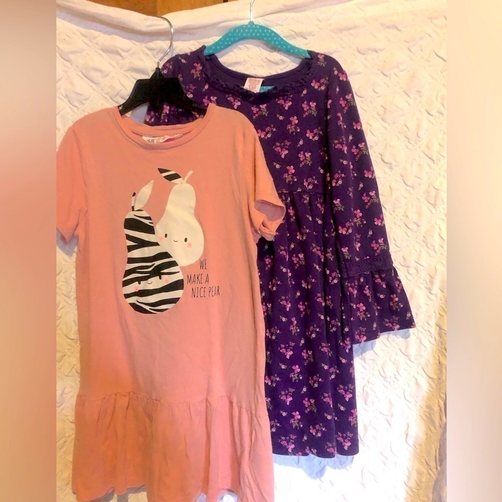 H&M dress/tunic. Gymboree purple dress. 
Girls Size 6 Bundle